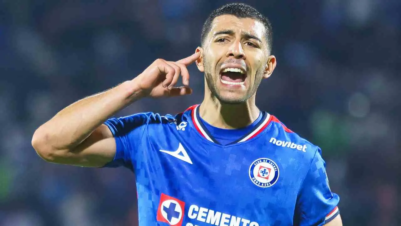 Erik Lira aún podría dejar Cruz Azul: estas son sus opciones en Europa