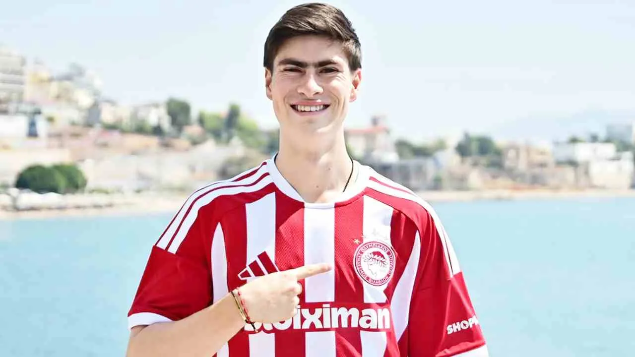 Hormiga González anota su primer gol con Olympiacos