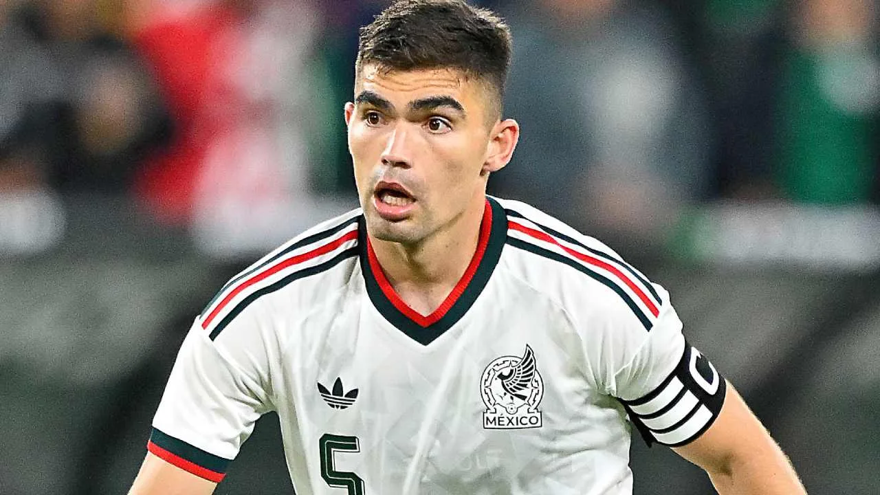 Luis Romo lastima a Johan Vásquez antes del México vs Perú