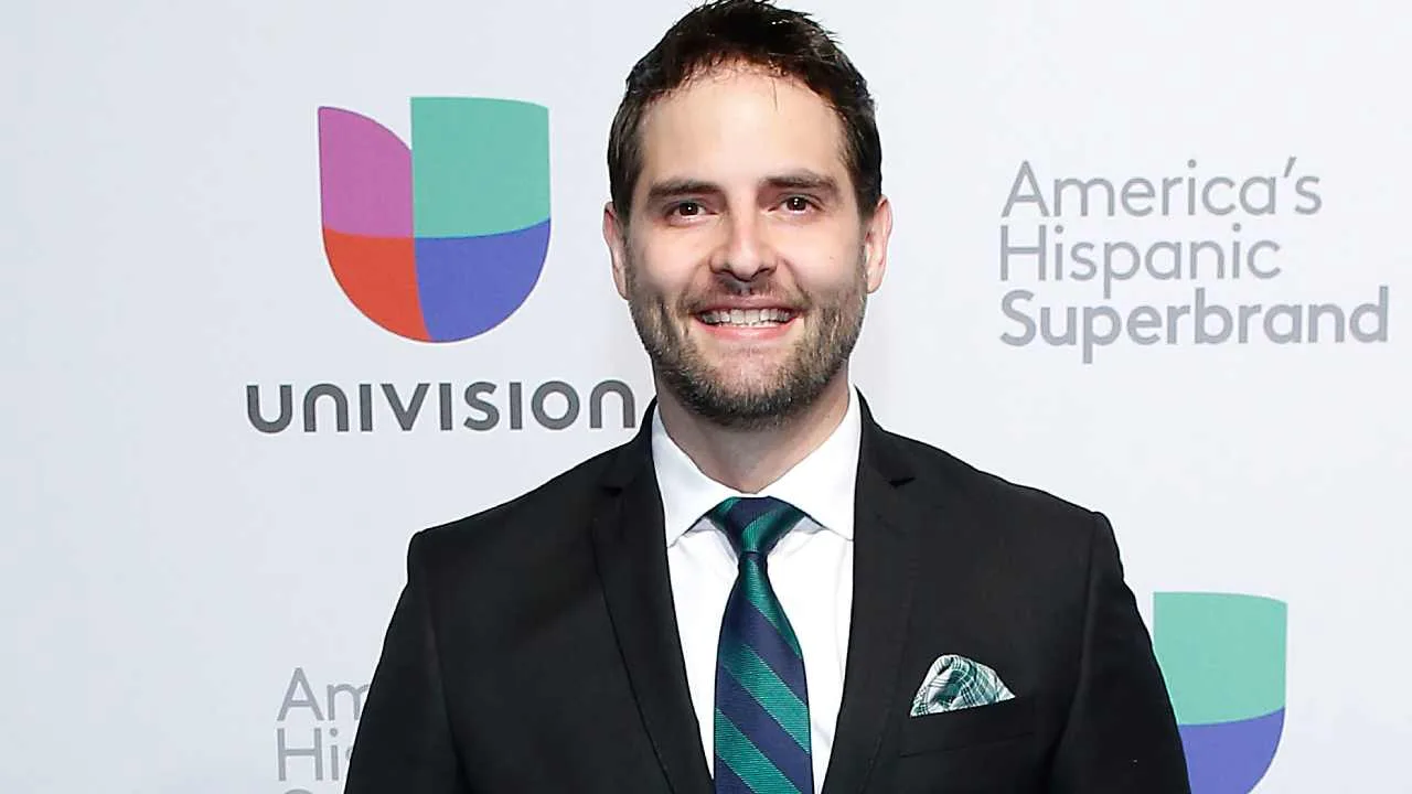 Memo Schutz llora al recordar la grave situación de su hijo