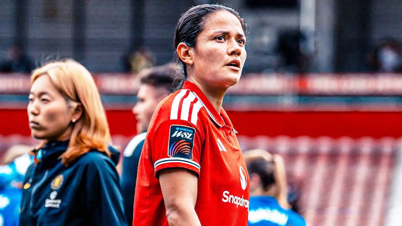Rebeca Bernal debuta con Manchester United ante Chelsea