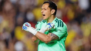 ¡Atajadón de Rodolfo Cota! El penal que le detuvo a Nicolás Ibáñez en plena humillación del América