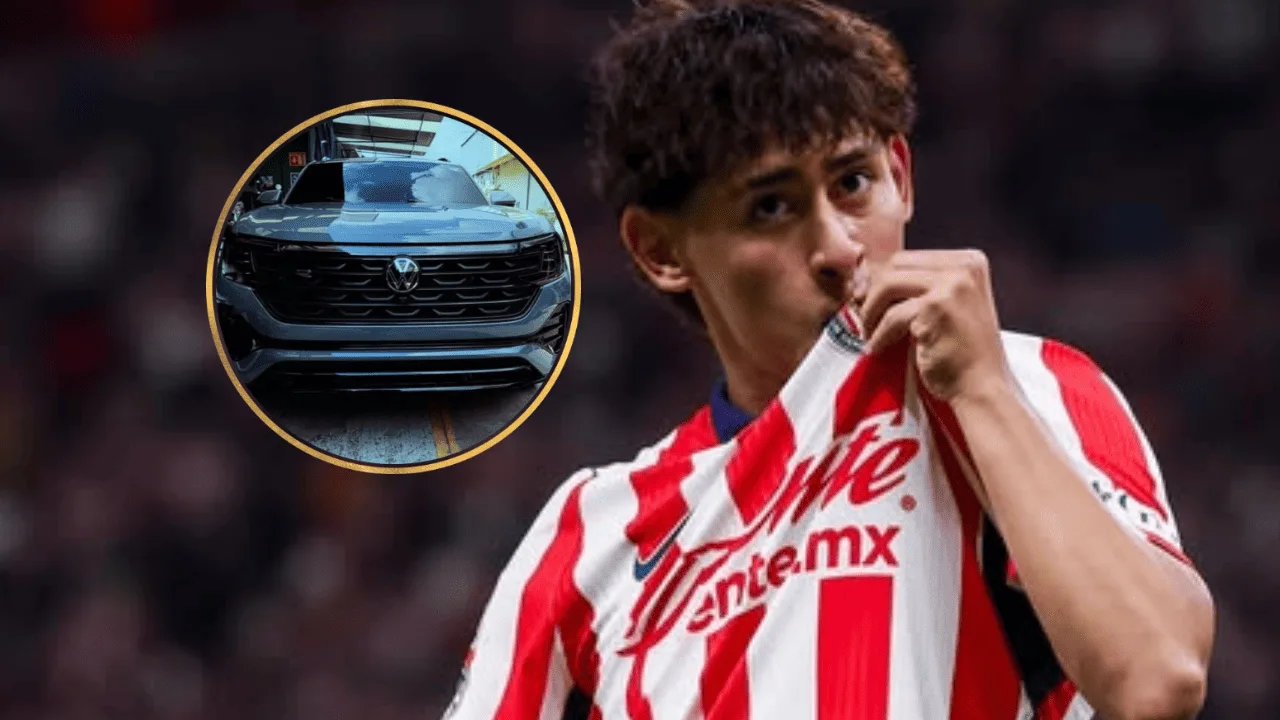 Santi Sandoval maneja un Volkswagen Golf GTI personalizado.