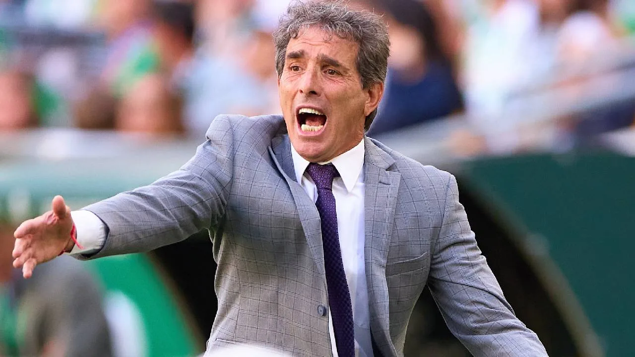 Guillermo Almada, DT del América.