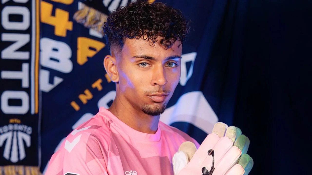 Hijo de Jorge Campos debuta como futbolista y comete terrible error que cuesta el triunfo al Inter Toronto.