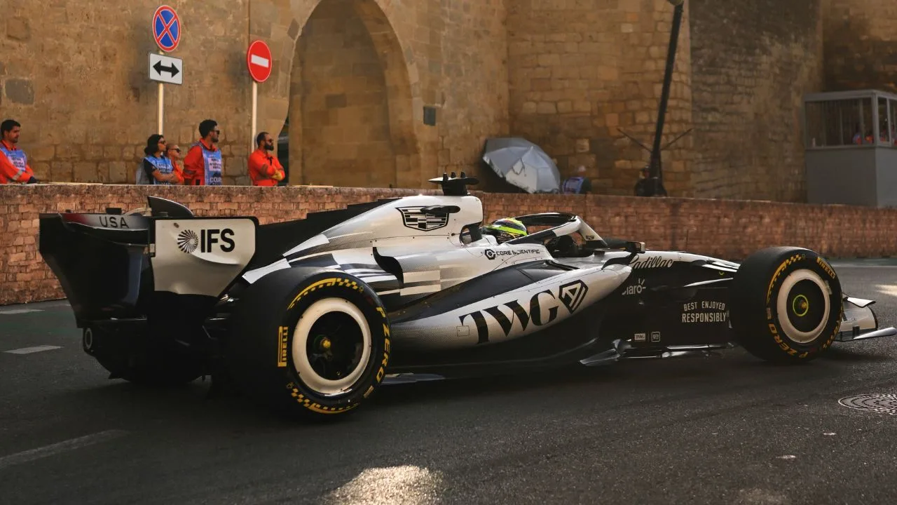 Dónde y a qué hora ver a Checo Pérez en la clasificación del GP de Azebaiyán y cómo le fue en las prácticas.