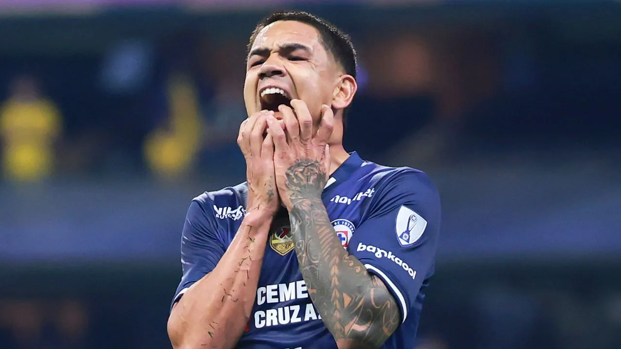 Cruz Azul sufre gran contratiempo antes de enfrentar a Messi y el Inter Miami en la Campeones Cup.