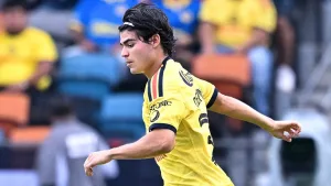 Dagoberto Espinoza prende las alarmas en el América tras salir lesionado de la misma rodilla vs Cruz Azul