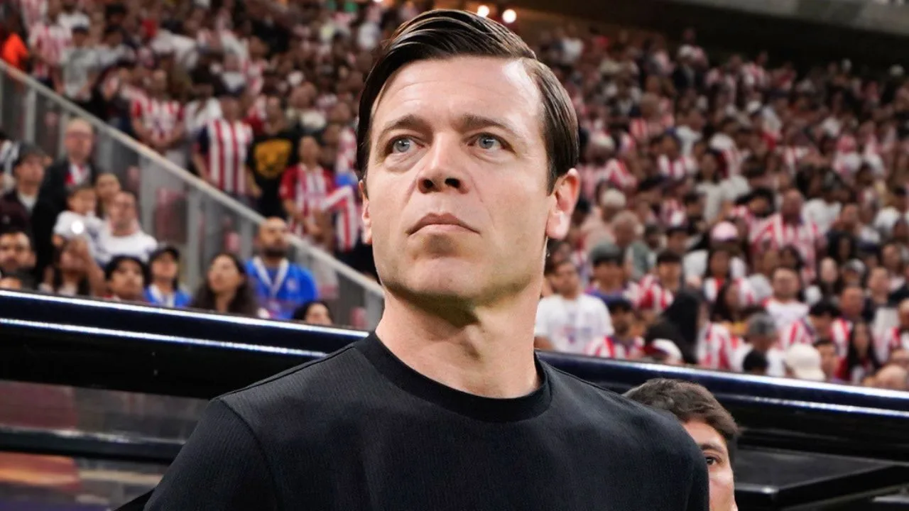 Esteban Solari estalla y hace tremenda rabieta por el arbitraje en el Chivas vs Pumas.