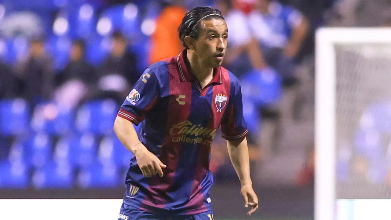Hobbit Bermúdez regresa a la Liga MX tras casi una década y casi anota golazo con Atlante vs Puebla.