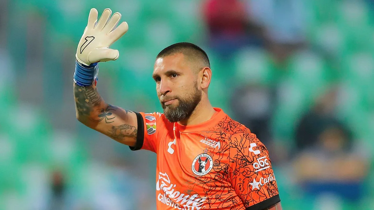 Jonathan Orozco exhibe a Xolos de Tijuana y revela que le pagaban en abonos chiquitos.