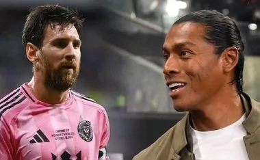 Lionel Messi y Joel Huqui.
