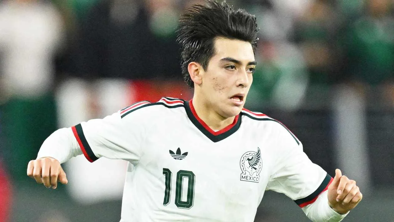 Bajas de México vs Chile: Mora, Lozano y Chávez quedan fuera