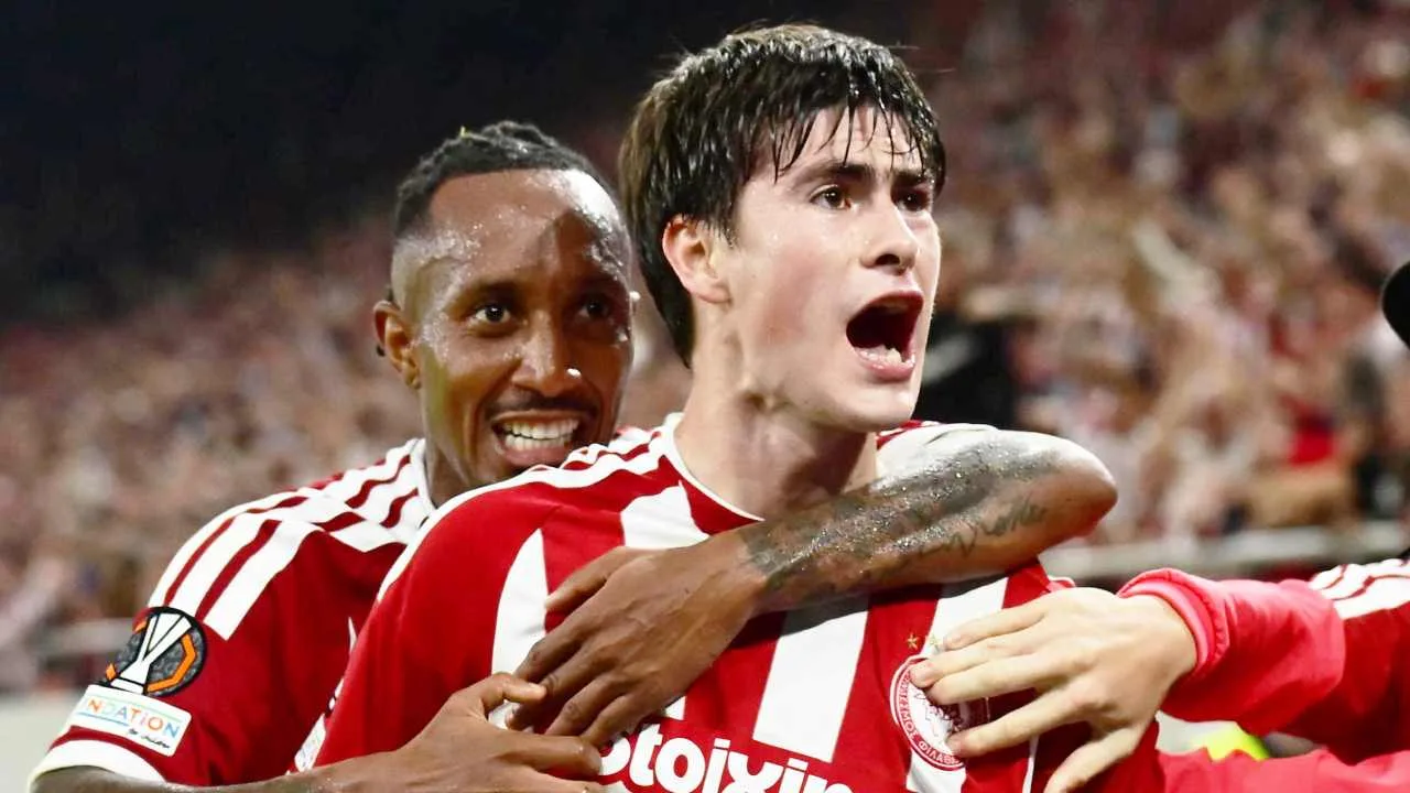 Hormiga González sorprende con engaño en Olympiacos ante Kalamata.