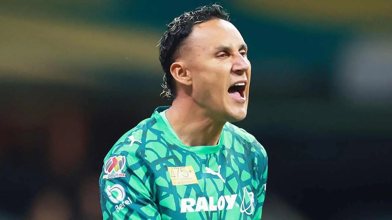 Keylor Navas recibe advertencia de Santos Laguna