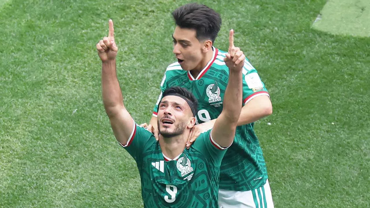 Raúl Jiménez trazó el camino de Gilberto Mora rumbo a Europa.