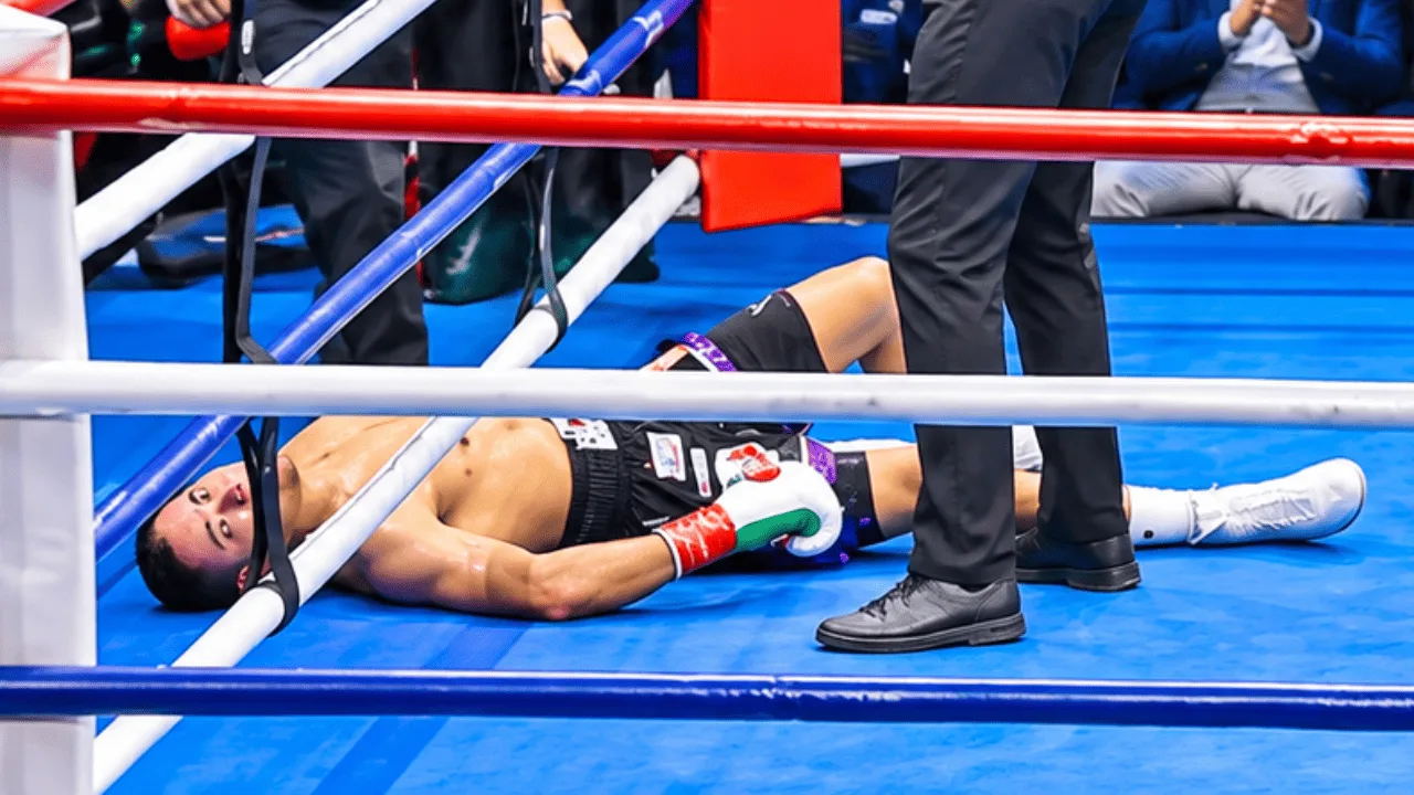 Escalofriante KO en la cartelera de Canelo.