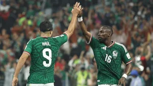 ¿Por qué no juegan Raúl Jiménez y Julián Quiñones en México vs. Estados Unidos?