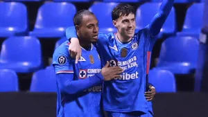 ¿Por qué no juegan Willer Ditta y José Paradela con Cruz Azul vs Juárez por el Apertura 2026?