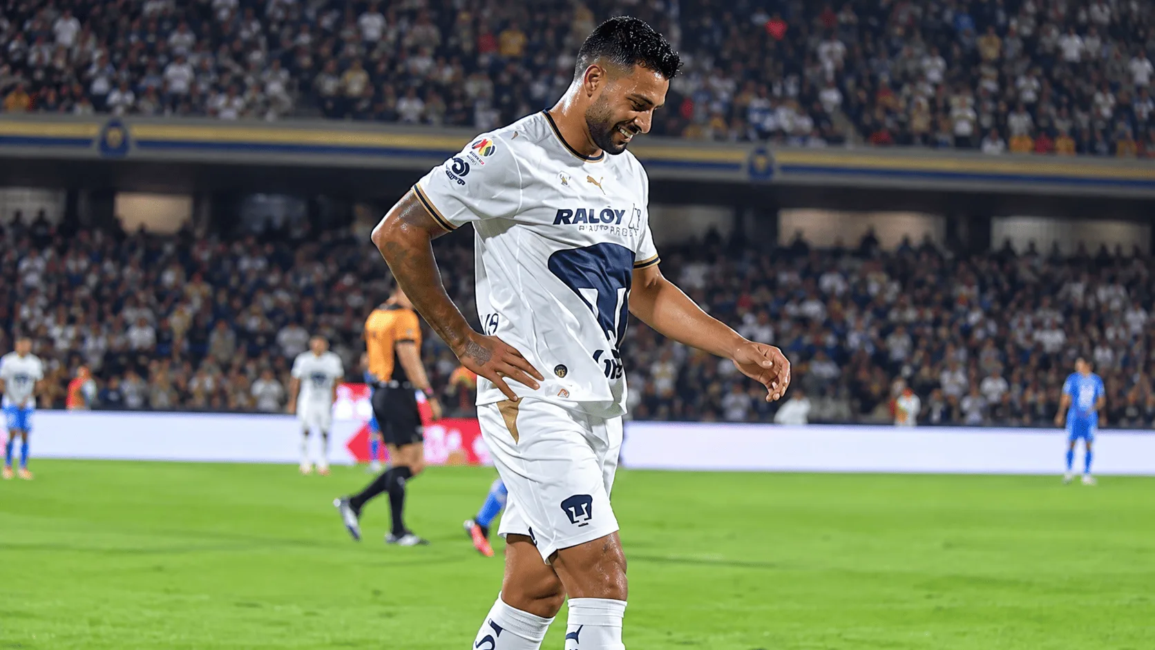 Nathan Silva no pudo completar los 90 minutos en CU.