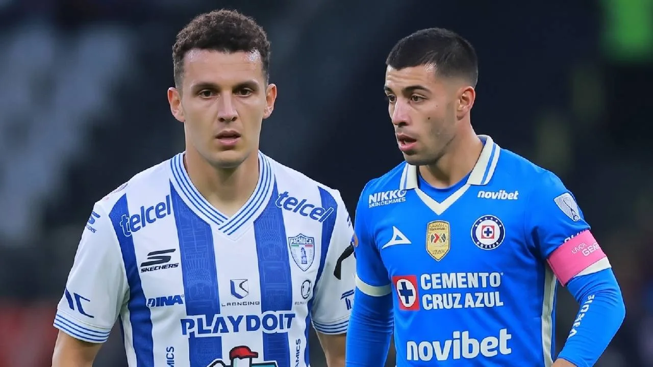 Oussama Idrissi y Erik Lira.