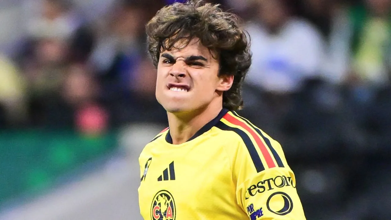 América vs Pachuca: por qué no expulsaron a Carlos Álvarez pese a taparse la boca.