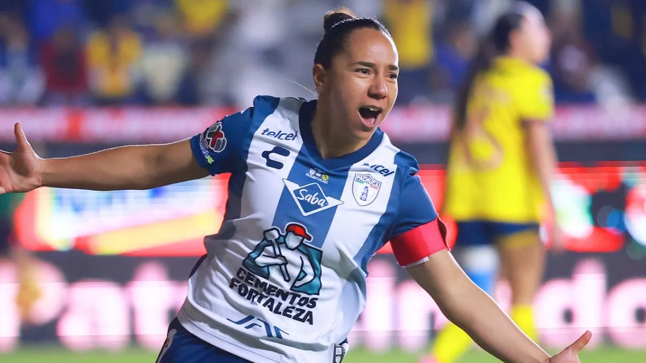 Charlyn Corral hace historia y es reconocida como la Mejor Delantera del Mundo en el Balón de Oro 2026.