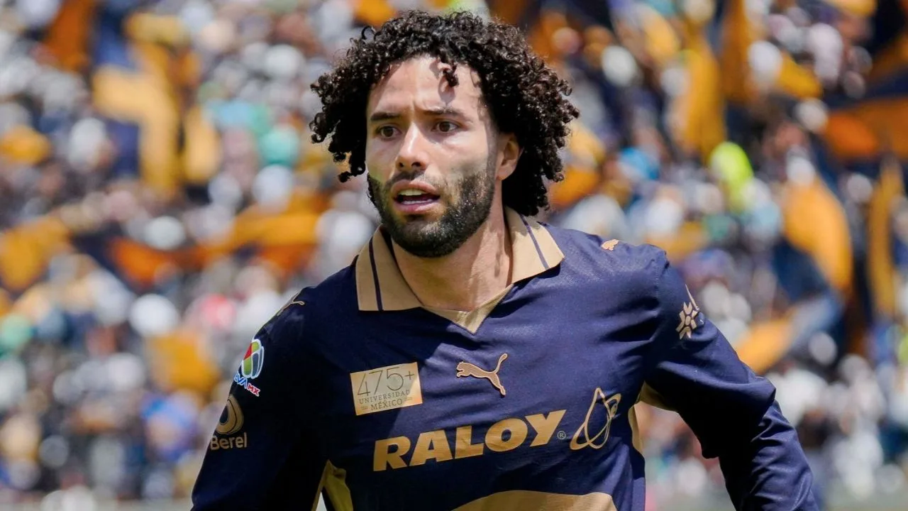 El imperdonable error del Chino Huerta frente al marco en el Pumas vs Puebla.