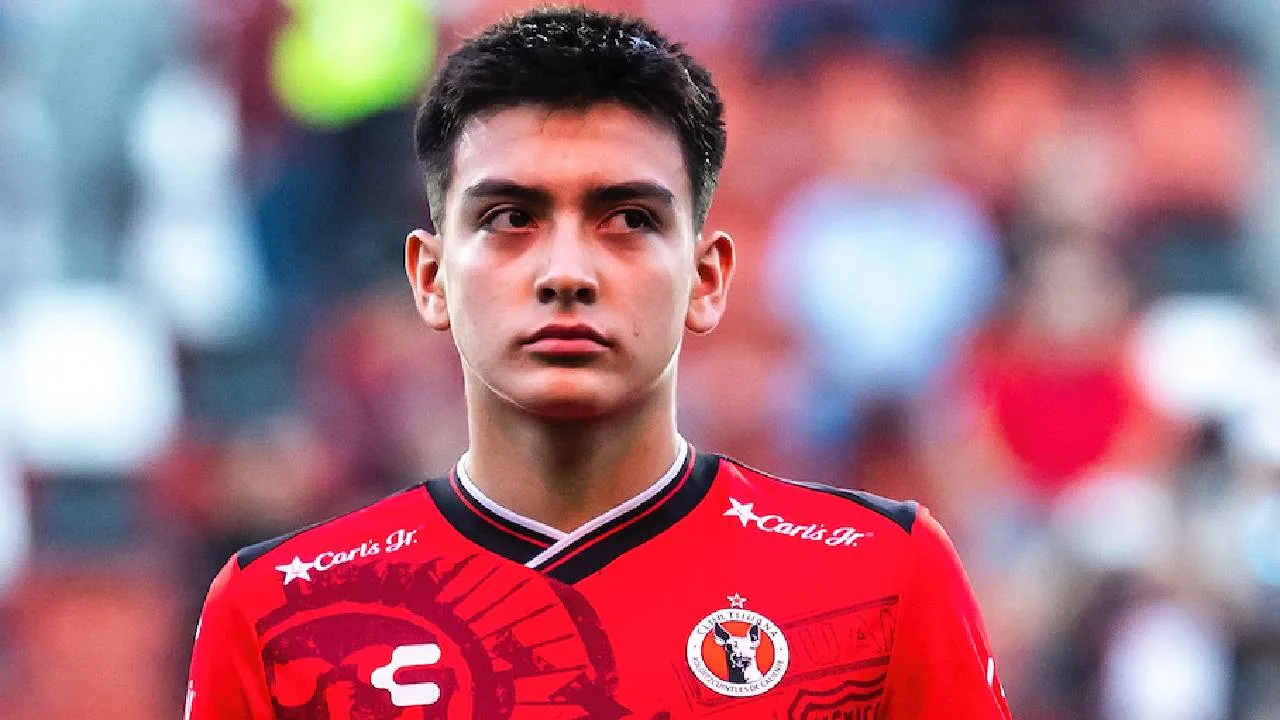 Gilberto Mora, futbolista mexicano.