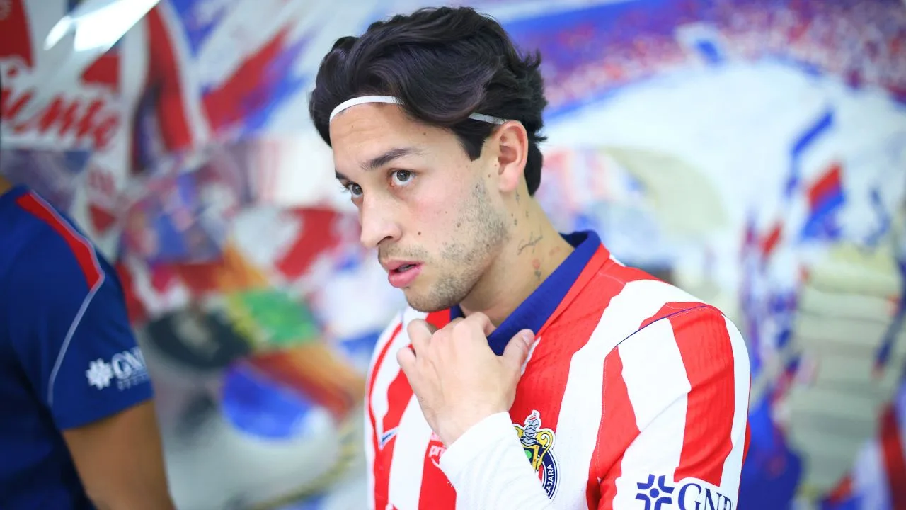 Jordan Carrillo desata controversia tras viralizarse su actitud en el gol de Chivas en el Clásico Tapatío.