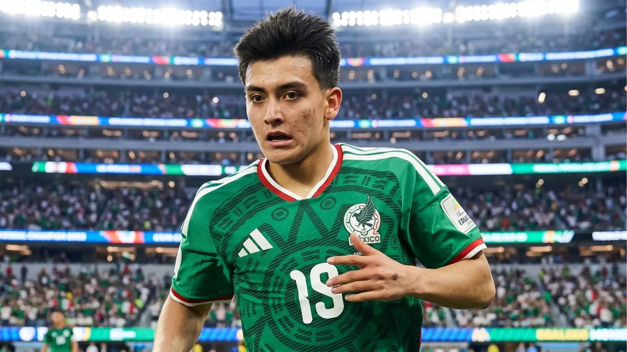 Gilberto Mora, jugador mexicano.
