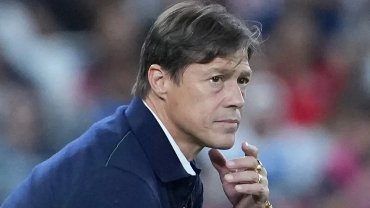 Así fue la reacción de Matías Almeyda al penal fallado por Lucas Ocampos en el Rayados vs Chivas.