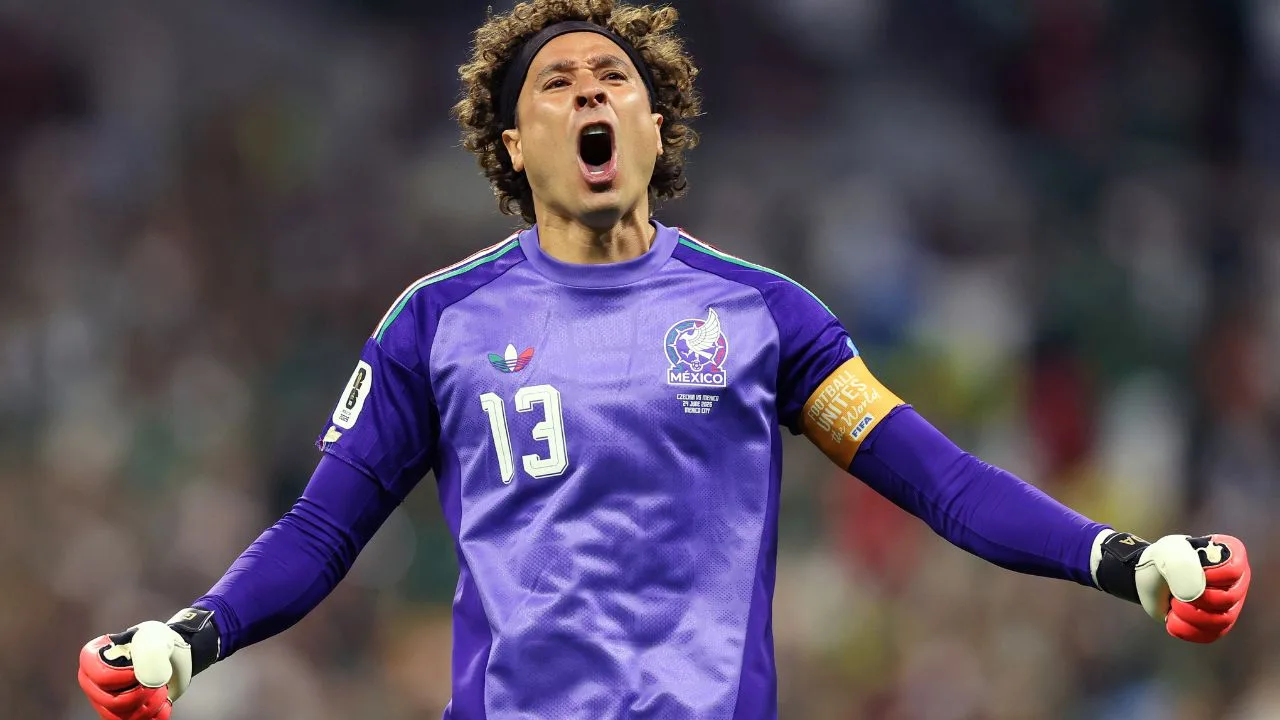 Memo Ochoa volvería del retiro y tendría minutos con México vs Chile por este motivo.