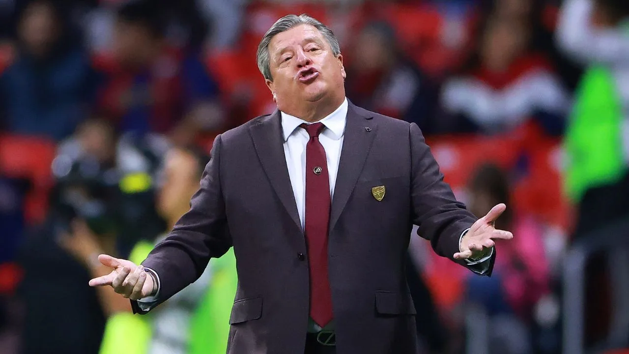 Miguel Herrera estalla por la falla del penal que deja en la cuerda floja al Atlante.