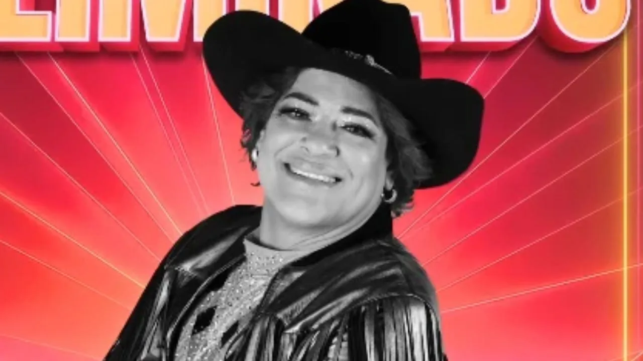Pimpinela Escarlata estalla contra el Mono Osuna y participantes de La Granja VIP tras eliminación.