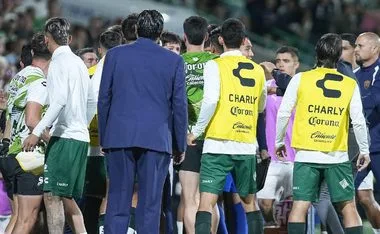 El Santos vs Pumas terminó en bronca.