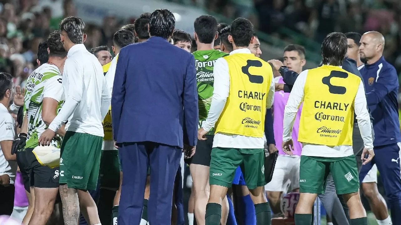 El Santos vs Pumas terminó en bronca.