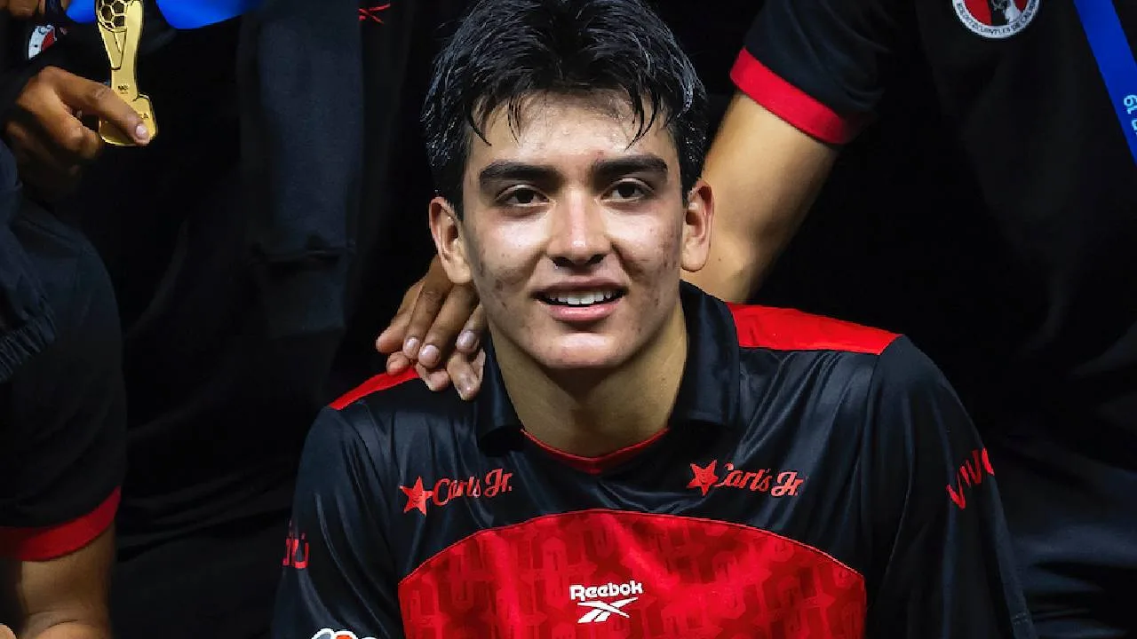Gilberto Mora, futbolista mexicano.