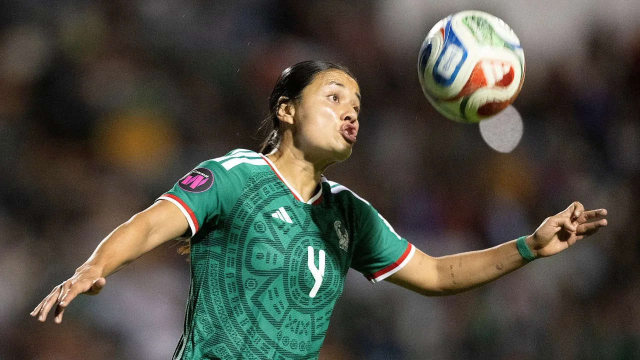Rebeca Bernal hace osote con la Selección Mexicana ante Jamaica y le cuesta un gol en contra.