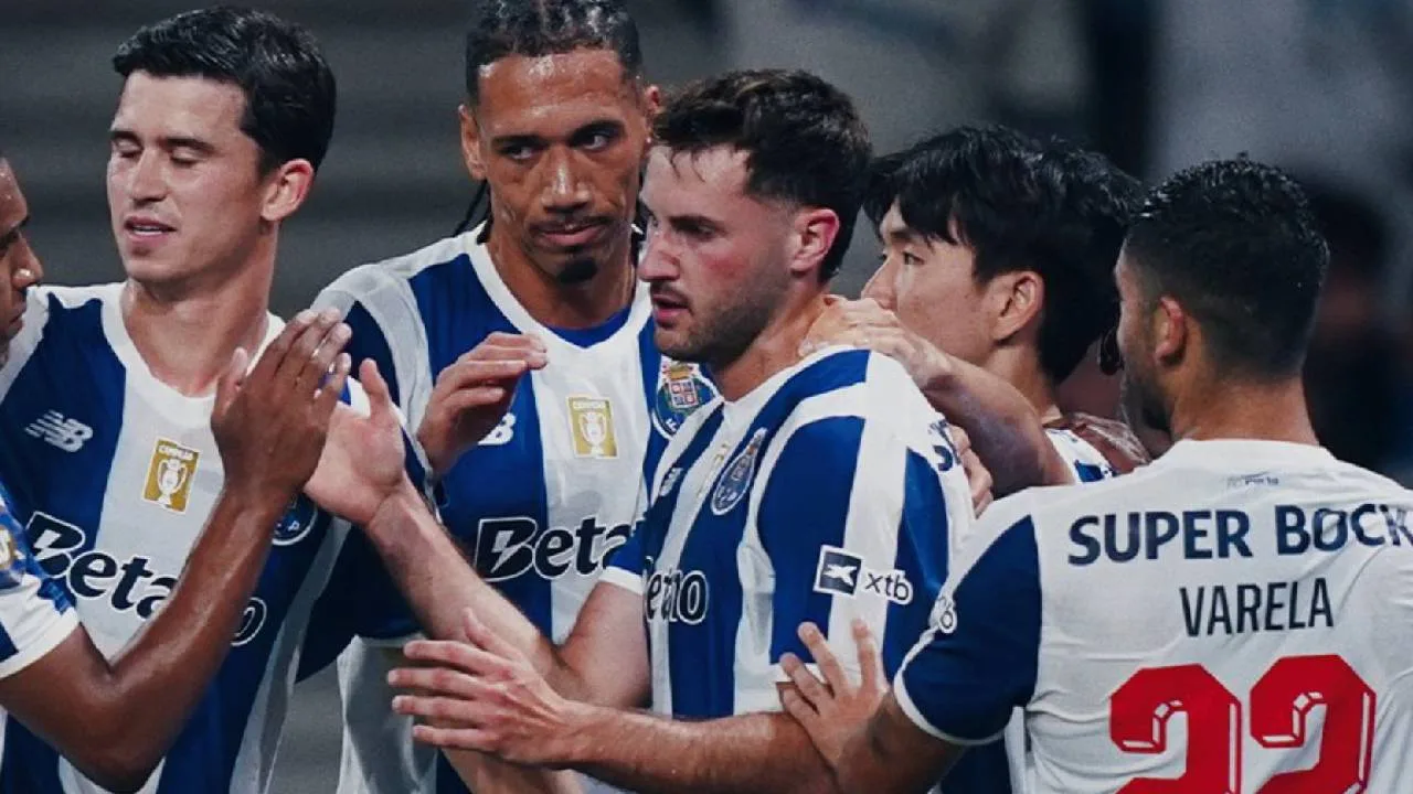 Santiago Giménez se viste de héroe con el Porto y así se reencontró con el gol Santiago Giménez, delantero mexicano.