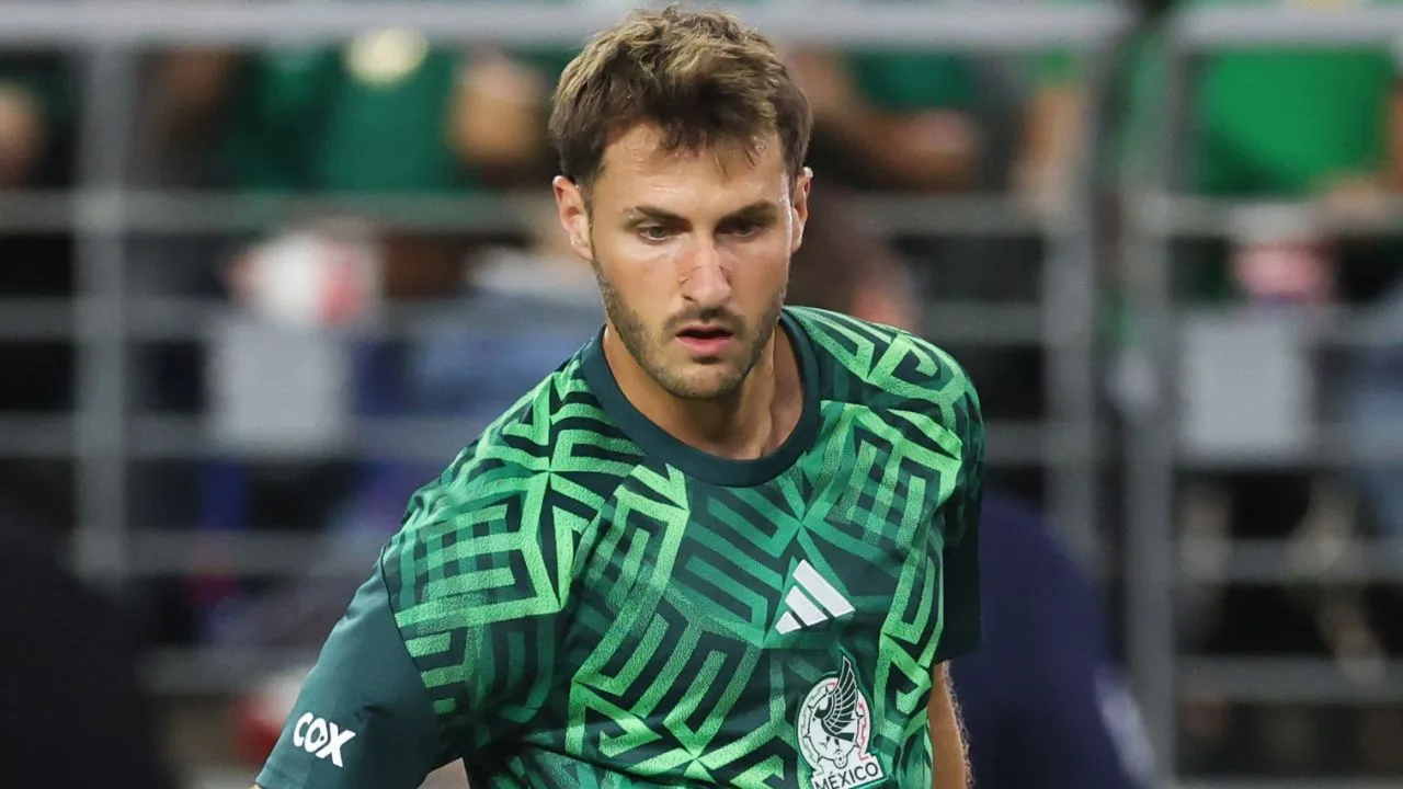 México vs Estados Unidos: Santiago Gimenez comete 'osote' y deja ir la oportunidad de abrir el marcador.