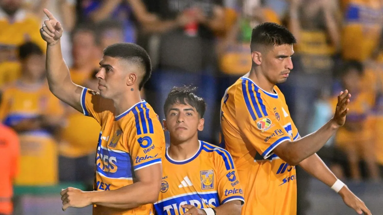 La inesperada petición de jugadores de Tigres a Vucetich previo al partido ante Chivas.